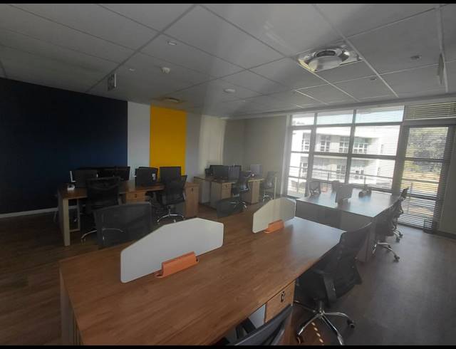 183M² OFFICE TO LET IN CHARTWELL